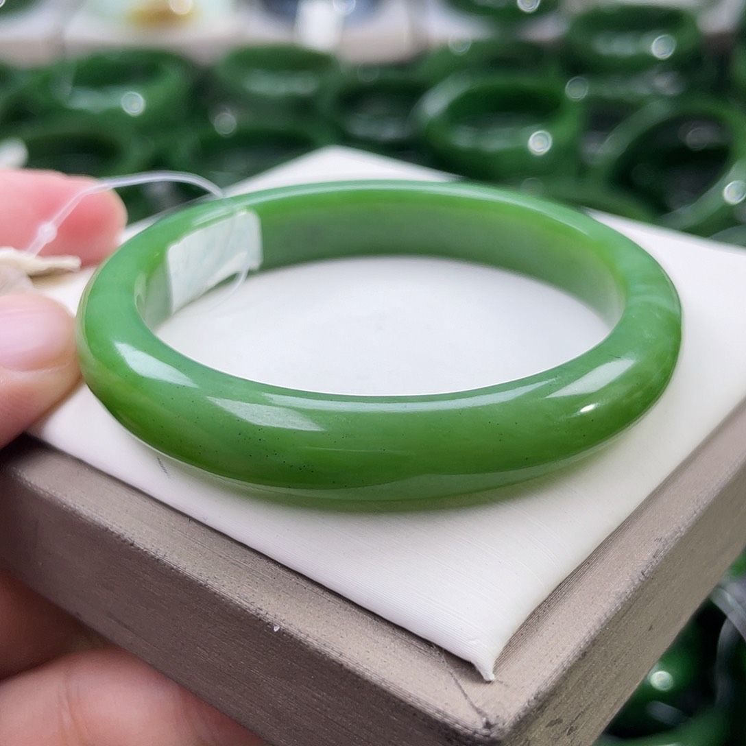 未镶嵌手镯和田玉（碧玉）