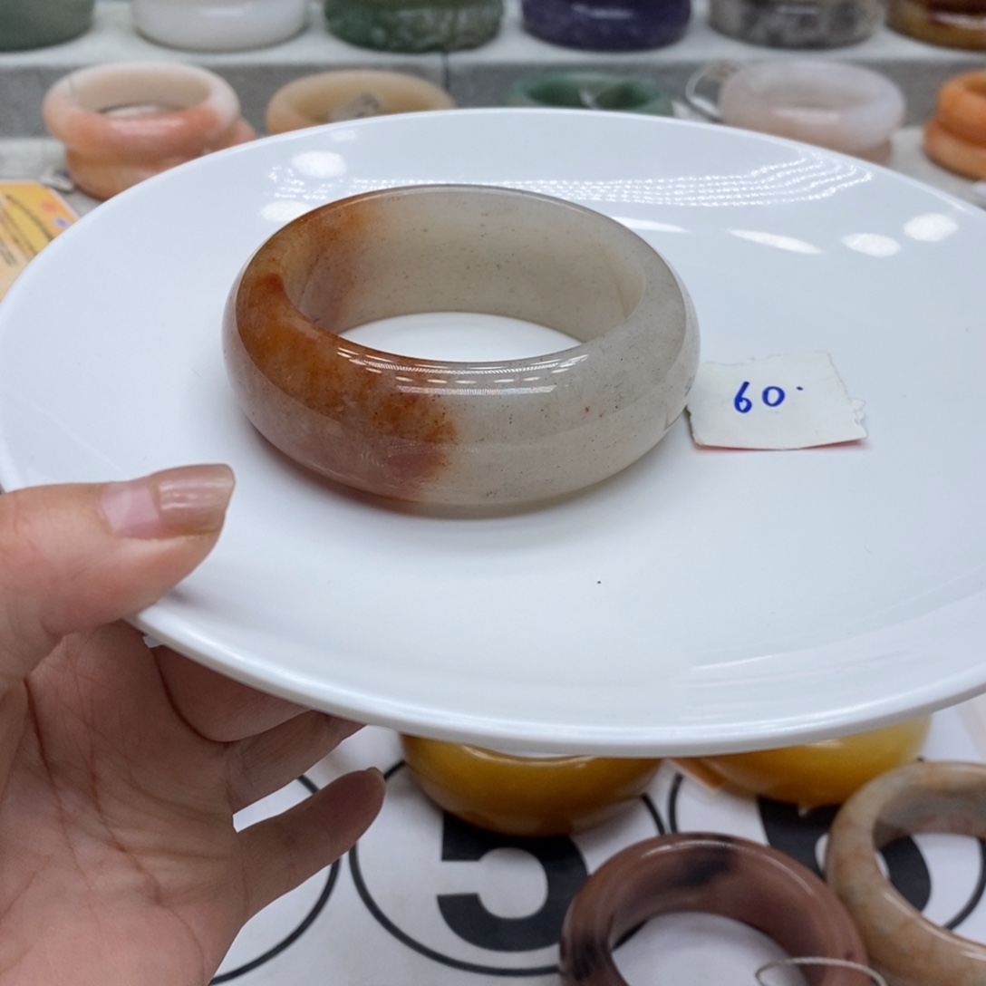 石英质玉未镶嵌手镯