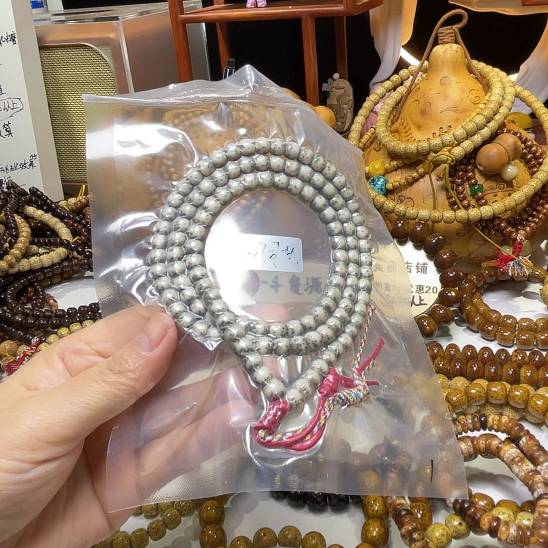 手串星月菩提老型石玉料