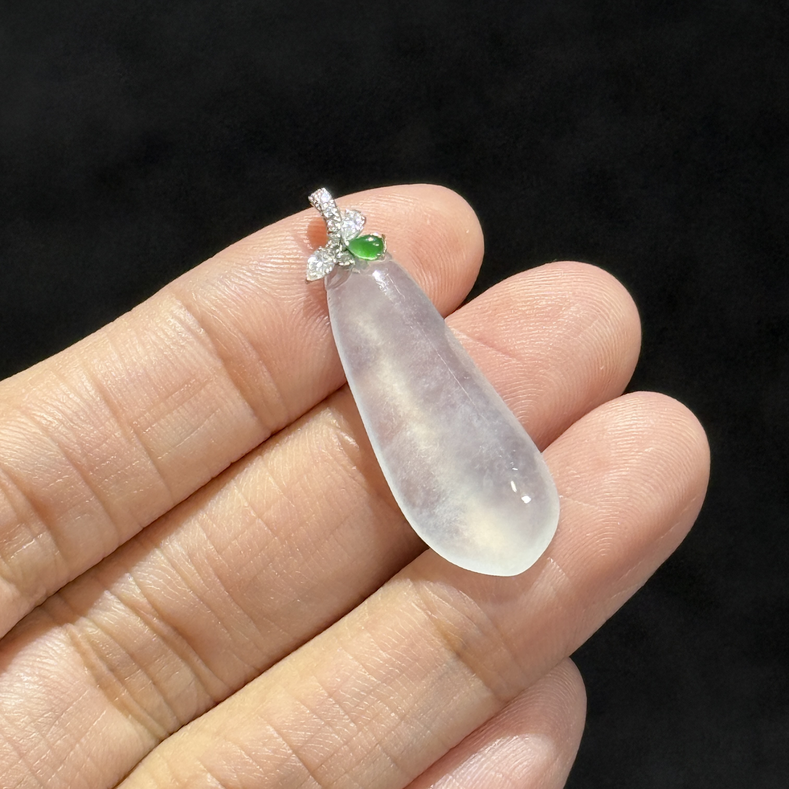 18k高冰福瓜吊坠(赠链)缅甸a货翡翠，上身清透起光,简约大气