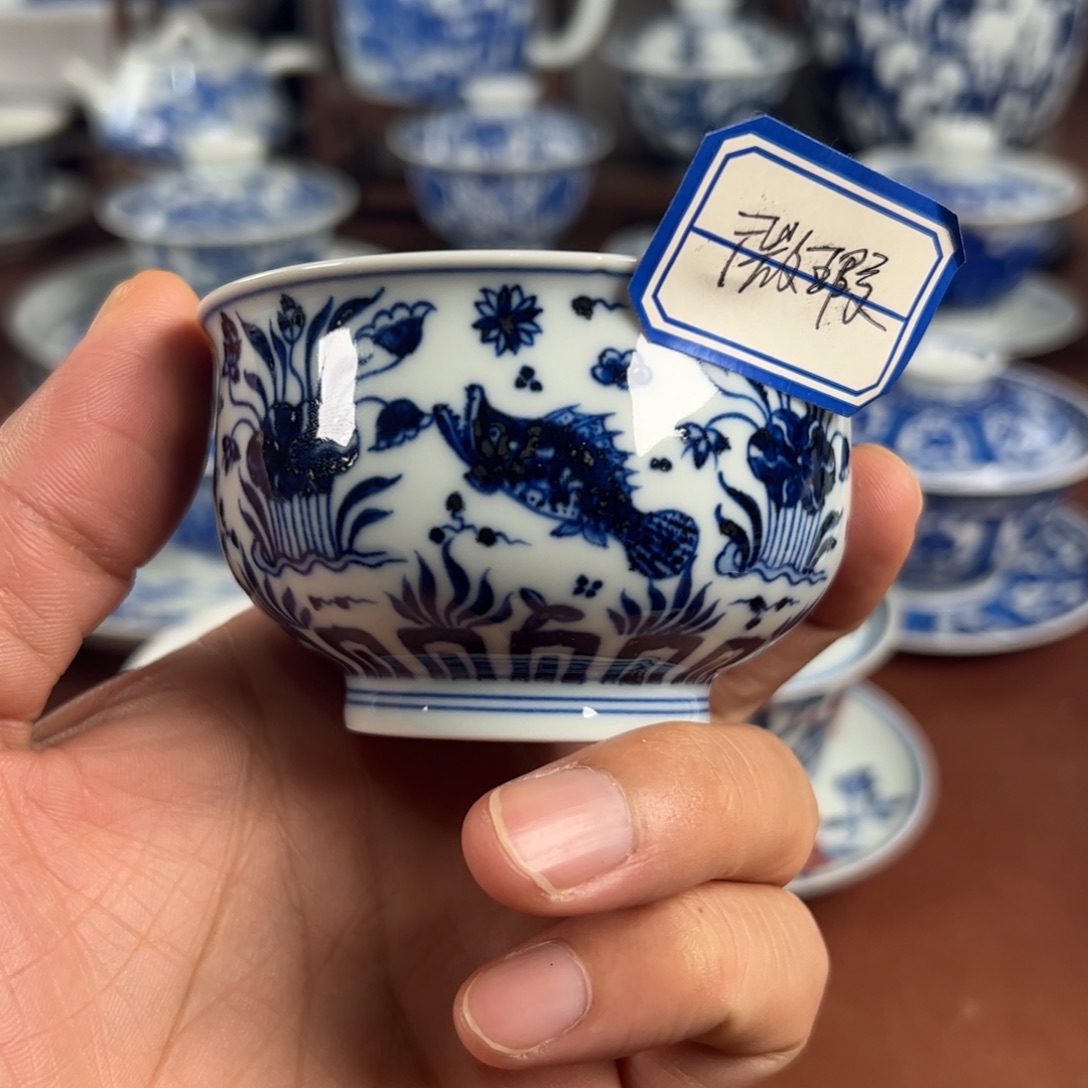 陶瓷茶具青花鱼藻纹