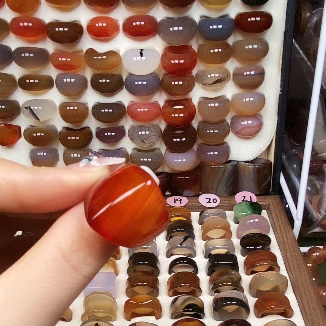 玲***玛瑙/玉髓未镶嵌戒指