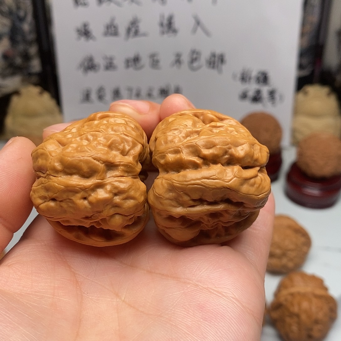 桃核吊坠蛤蟆头40尺