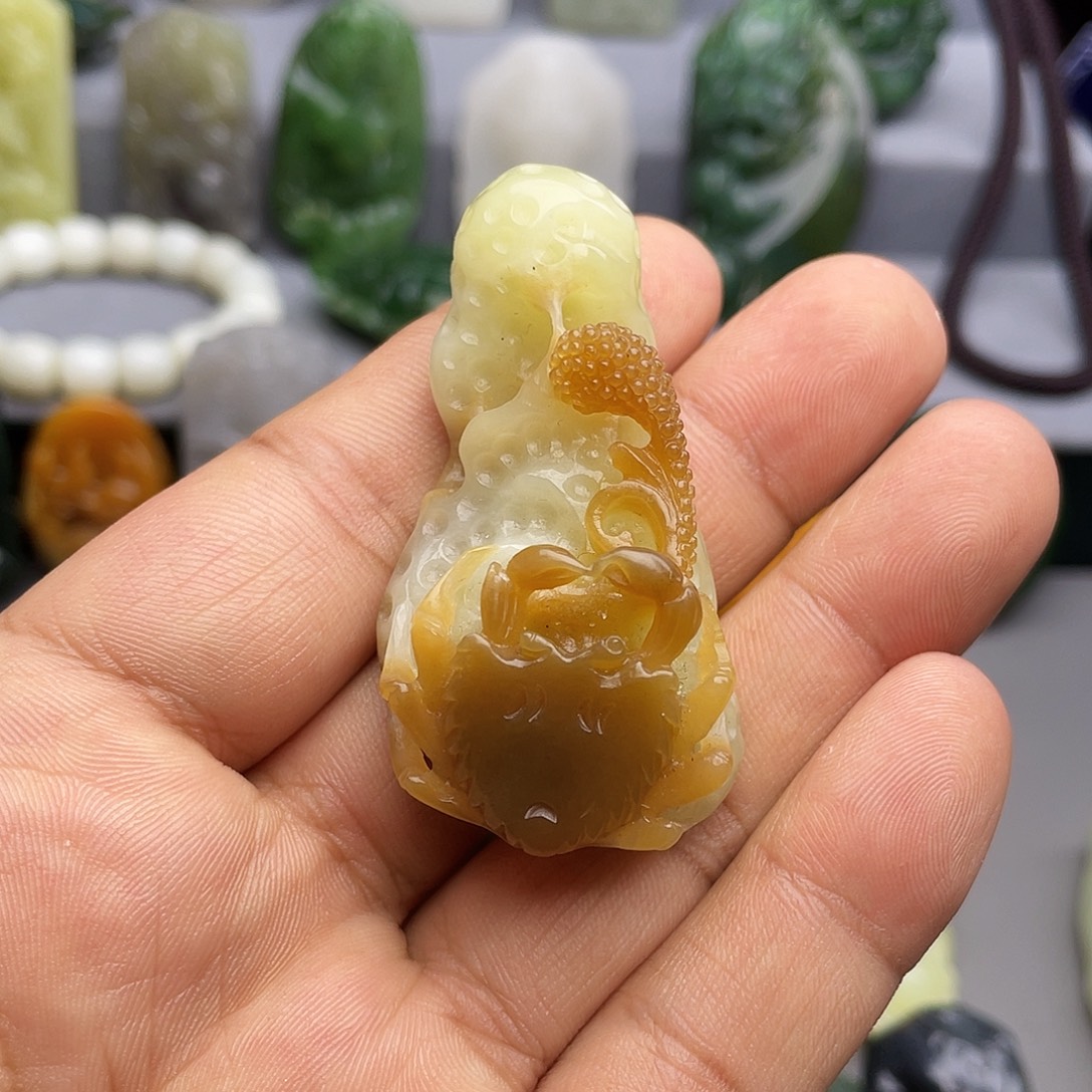 和田玉未镶嵌颈饰