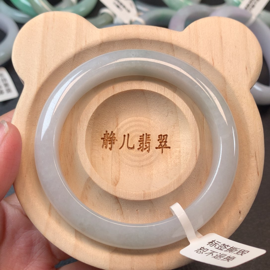 翡翠手镯未镶嵌56圈口