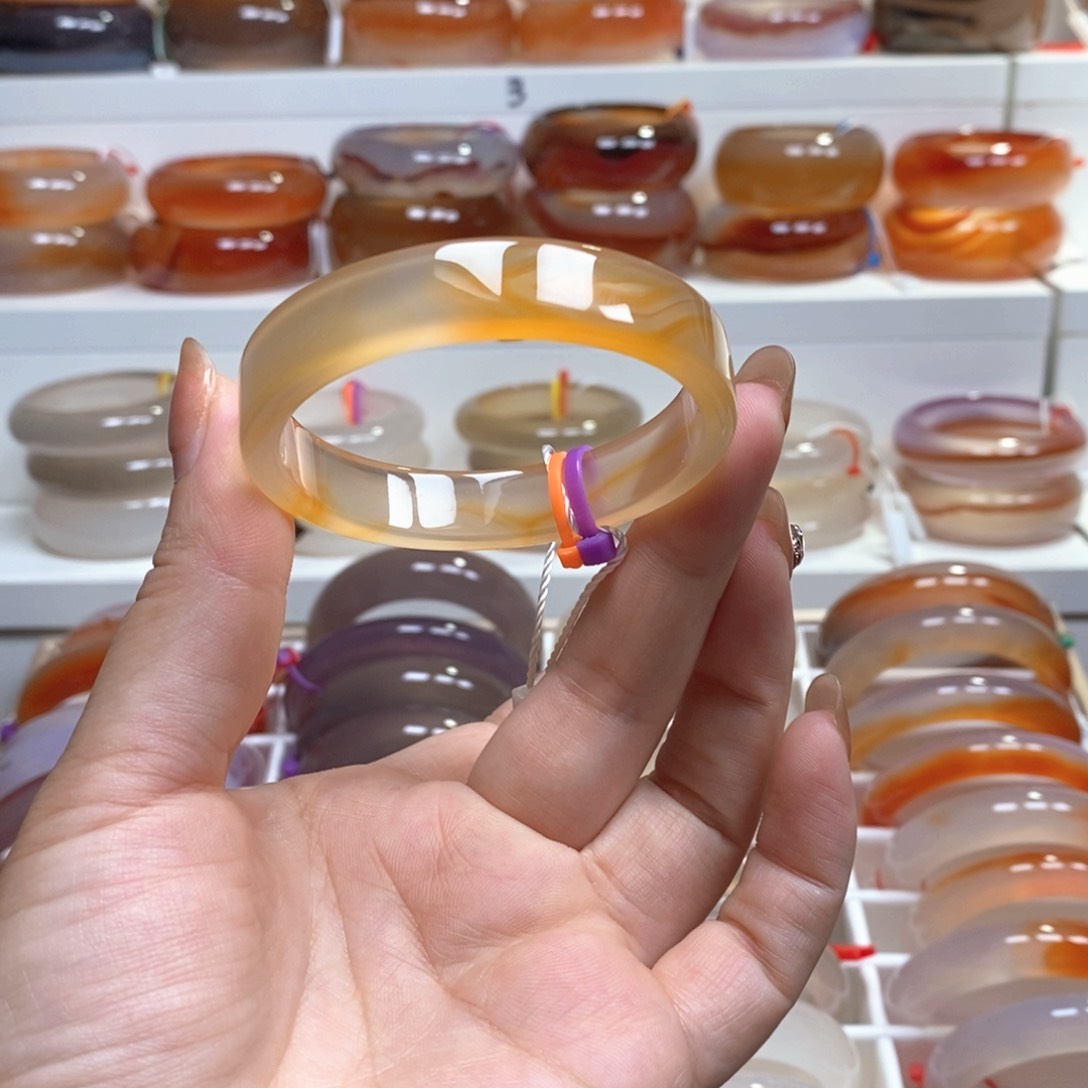 玛瑙/玉髓手镯未镶嵌52.4