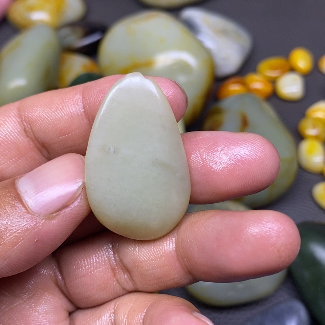 和田玉未镶嵌挂件