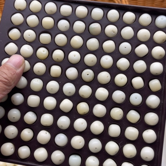 哒***ˇ白玉菩提吊坠瑕疵12白玉桶珠197