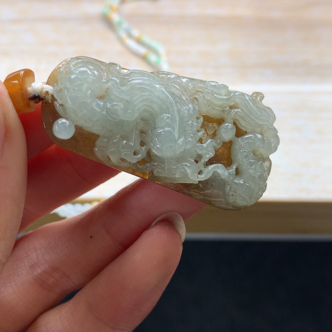 翡翠未镶嵌颈饰吊坠