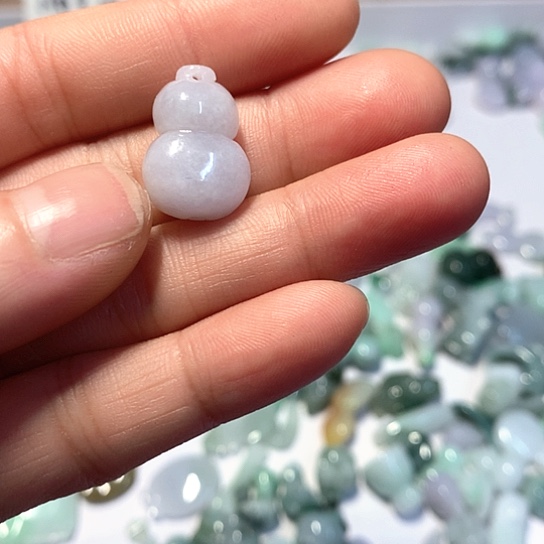 翡翠未镶嵌颈饰吊坠