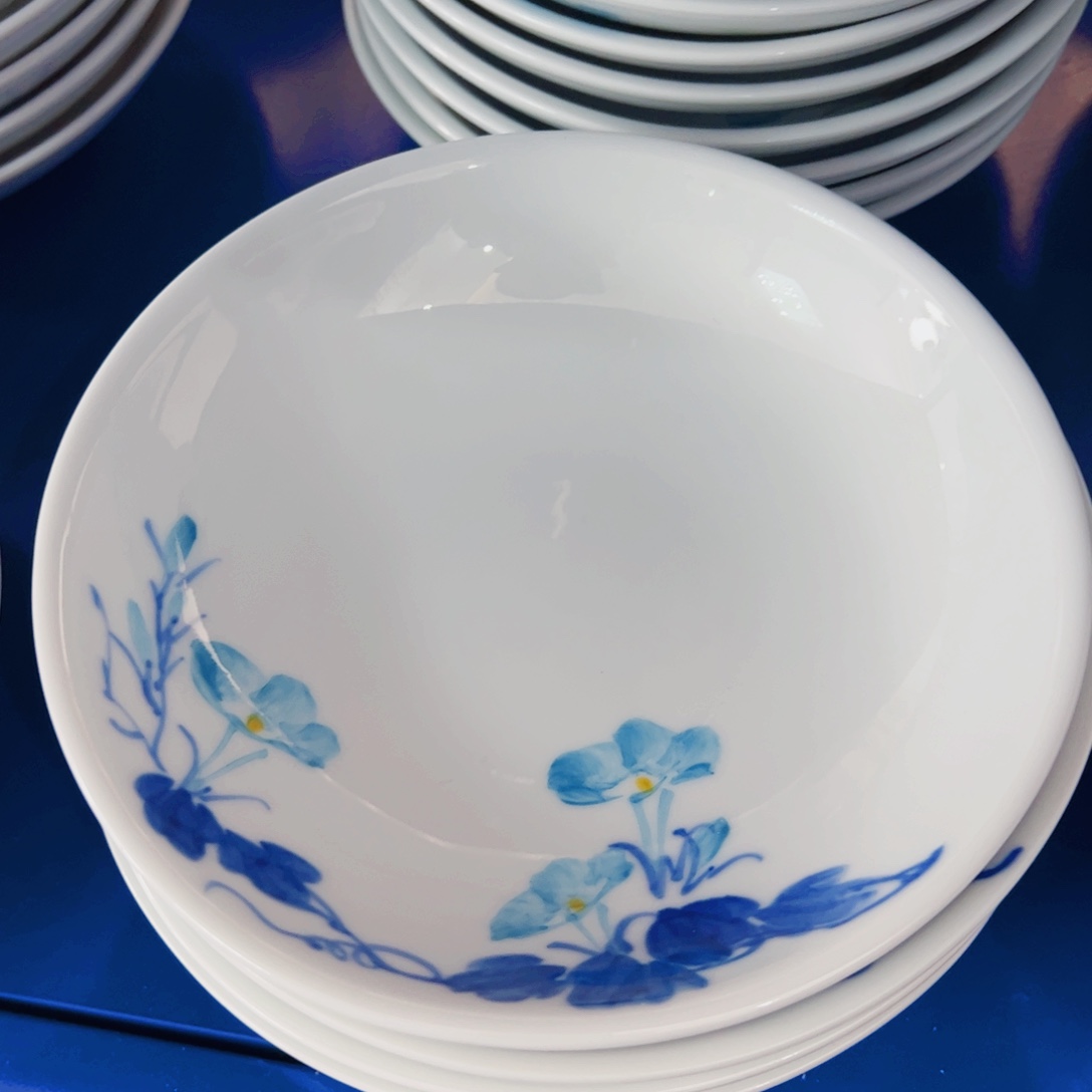 景德镇陶瓷手工手绘制作