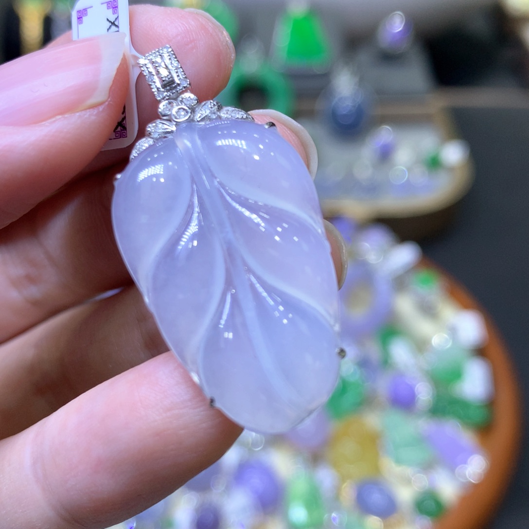 【闪购商品】翡翠颈饰18K金镶嵌翡翠吊坠项链