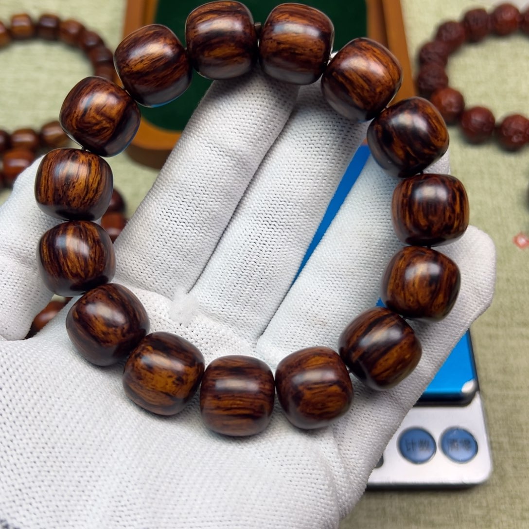 木一****?海南红降1.5*1.6