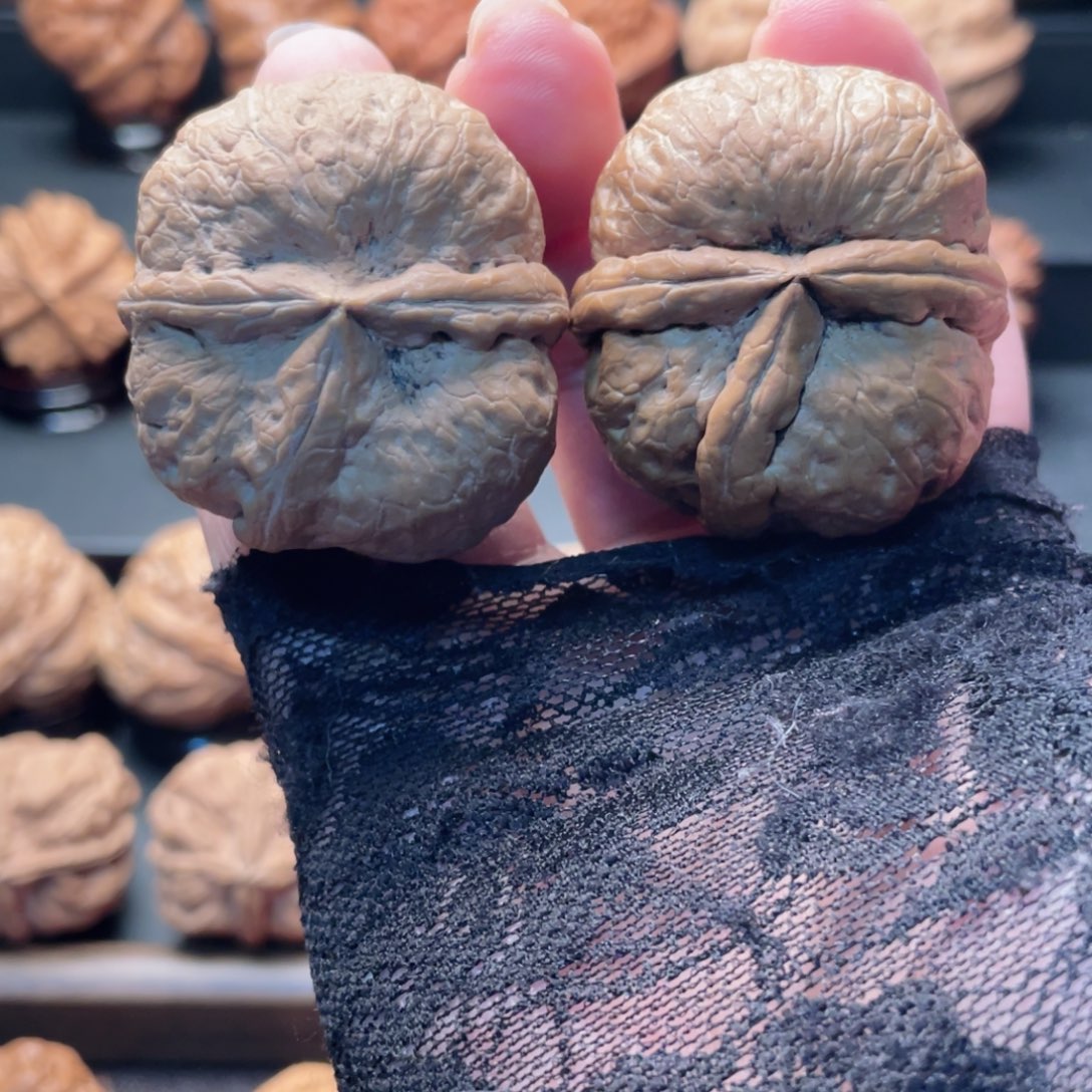 老***周文玩核桃吊坠炸三…………