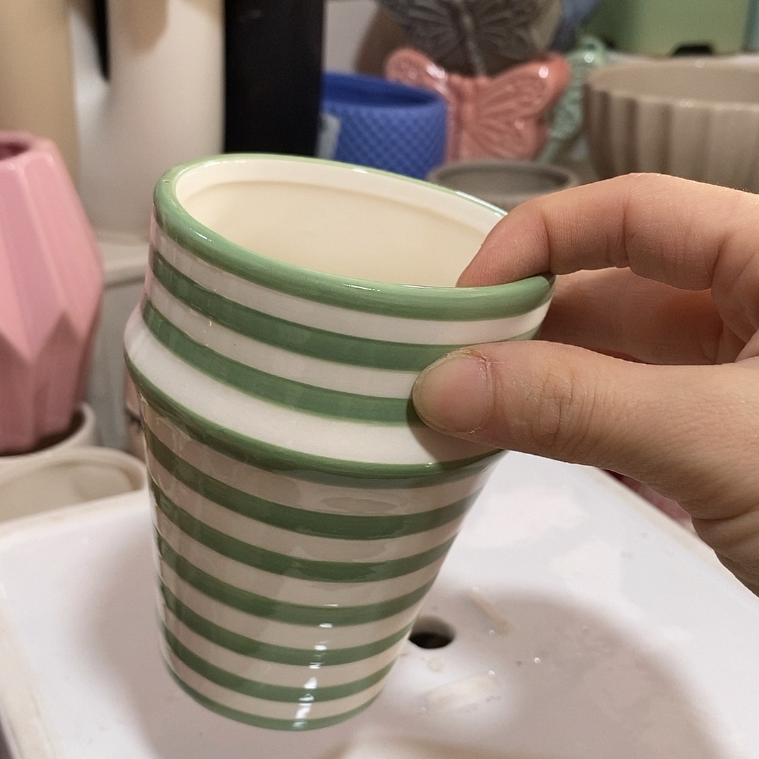 杯子陶陶盆有孔 瑕疵介意勿拍