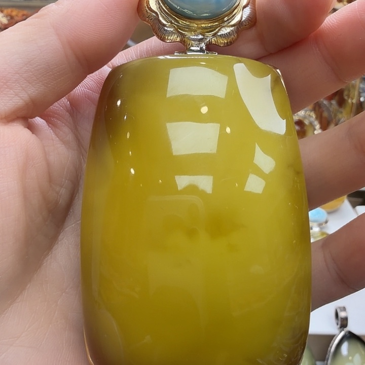 琥珀未镶嵌珠宝奇石