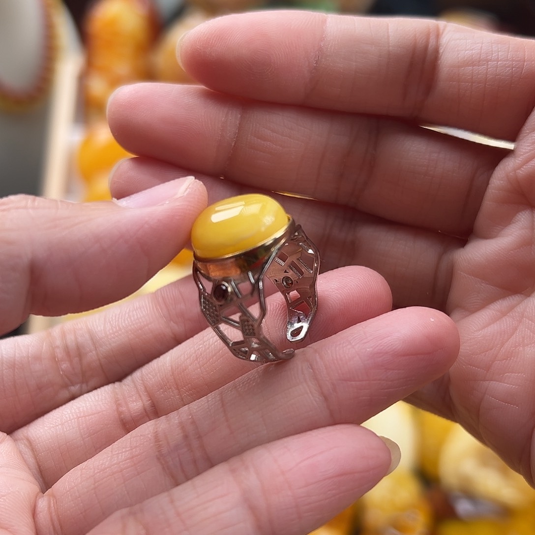 蜜蜡戒指银S925镶嵌蜜蜡