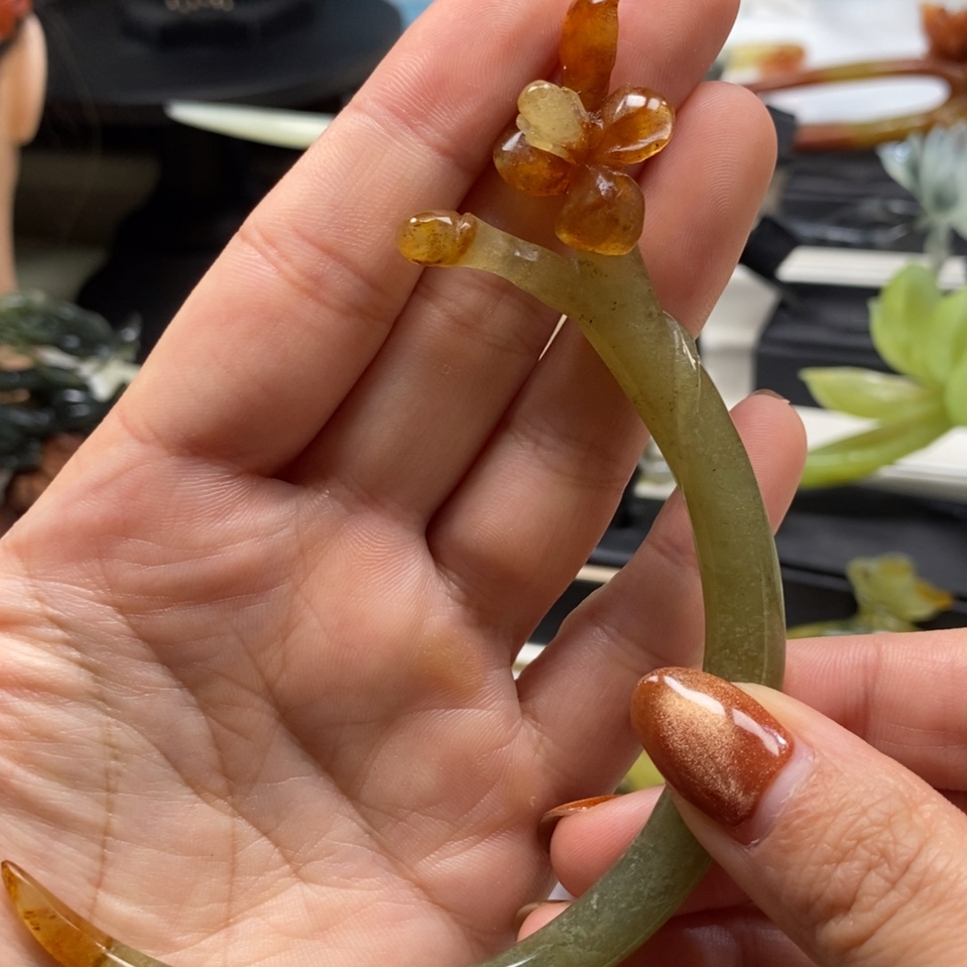 蛇纹石玉未镶嵌发饰