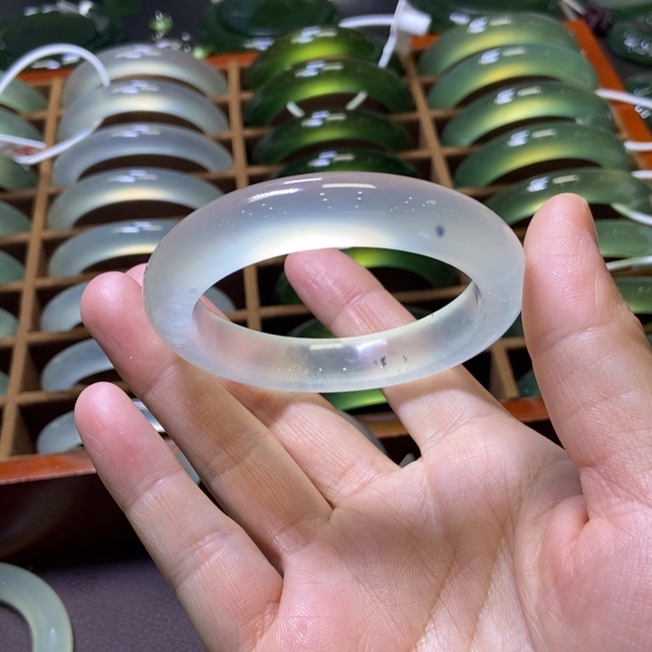 蛇纹石玉未镶嵌手镯52+