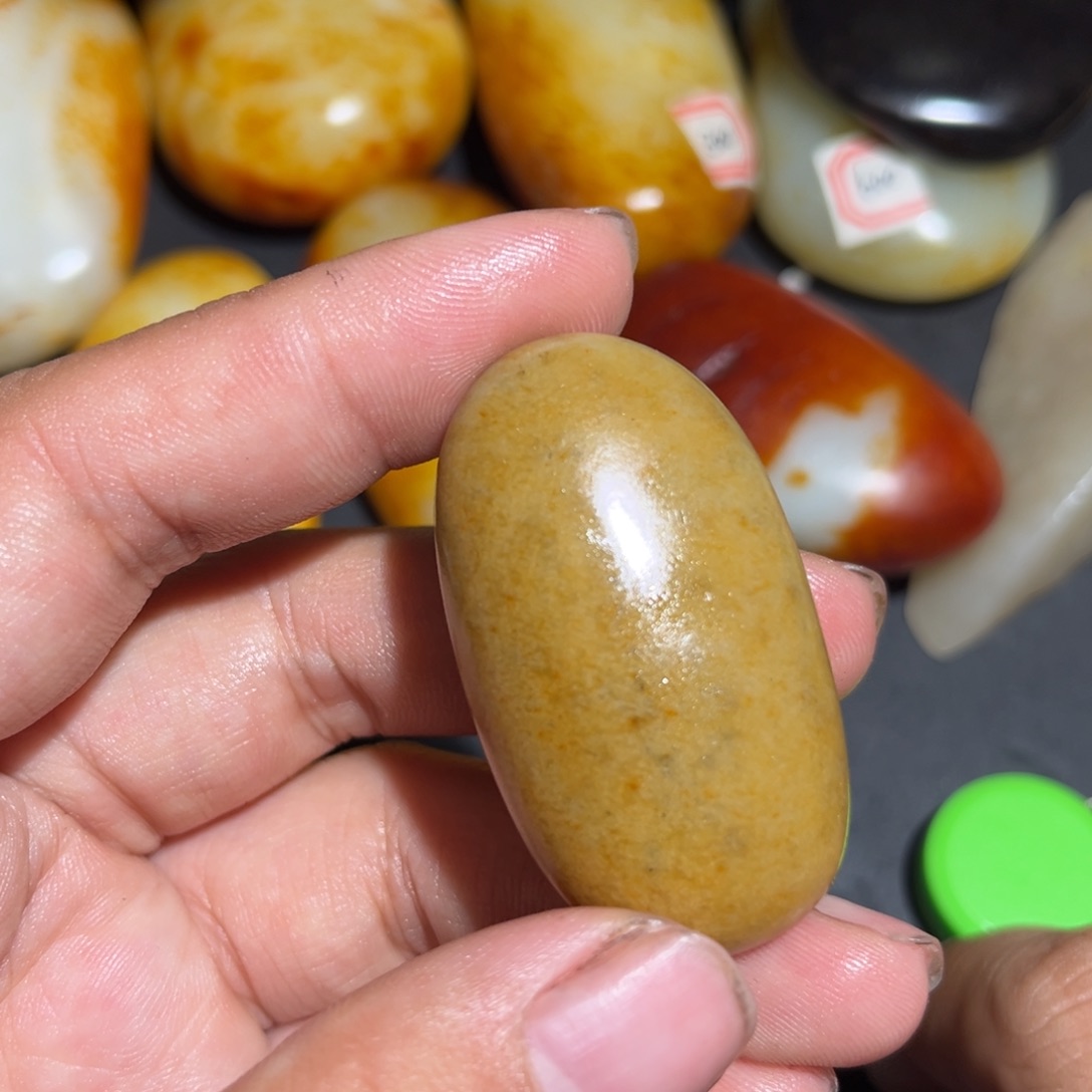 和田玉未镶嵌珠宝奇石