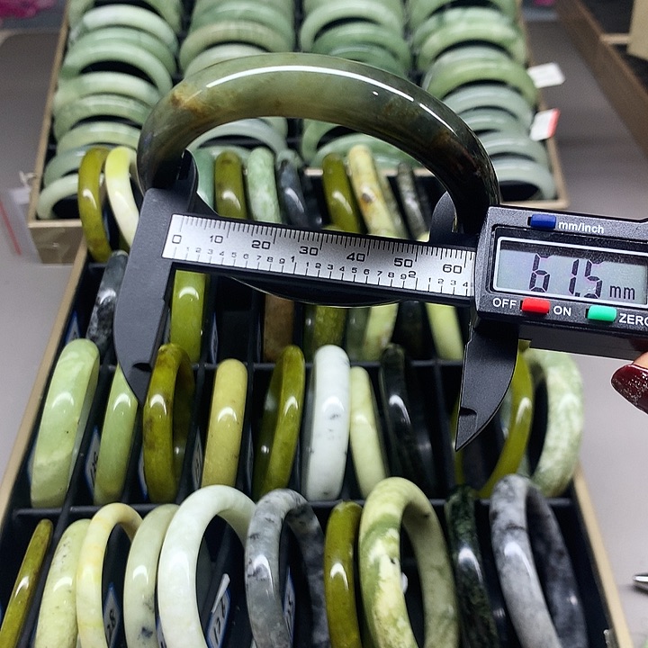 未镶嵌蛇纹石玉手镯147