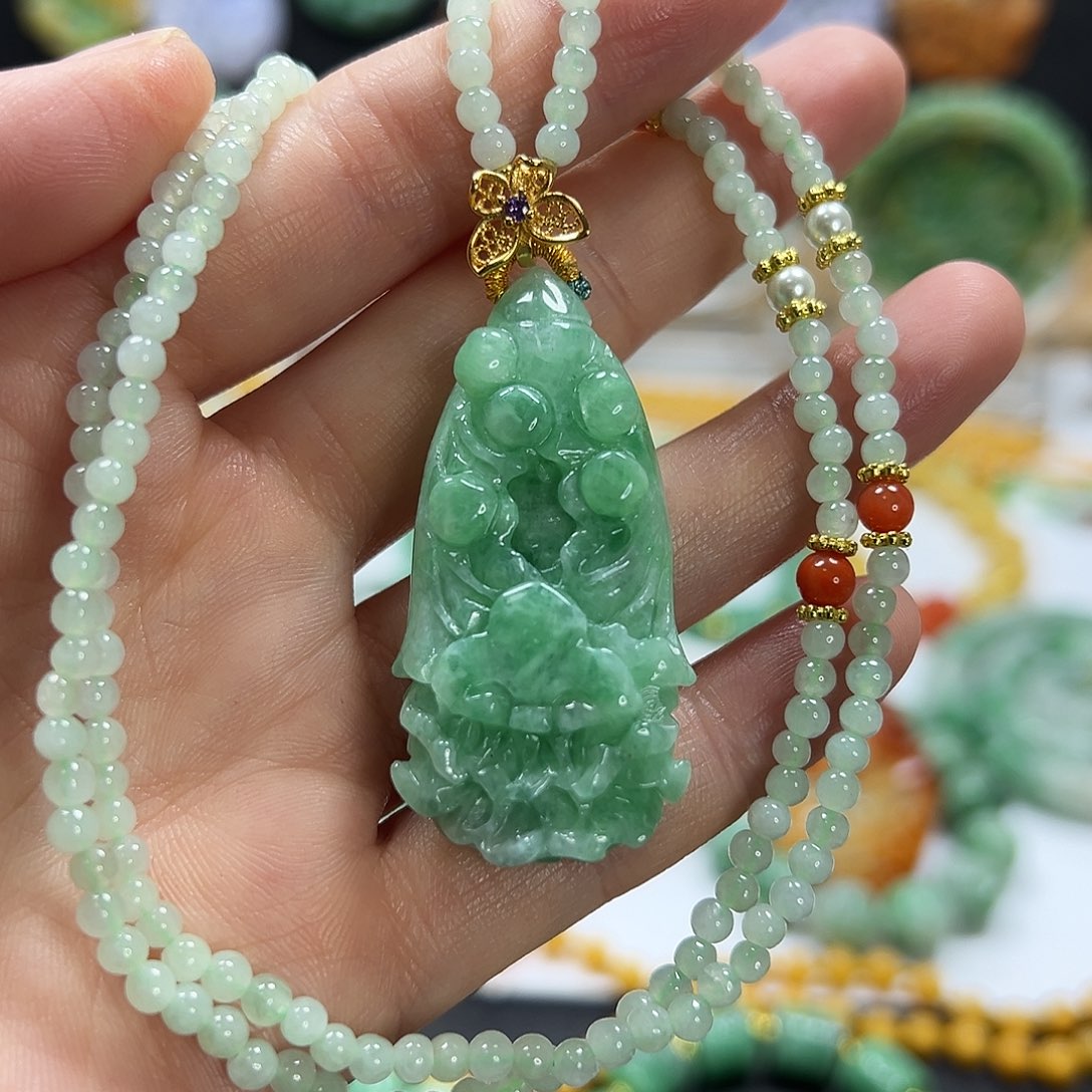 翡翠未镶嵌颈饰吊坠