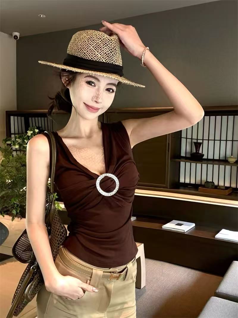 辣妹钻扣v领无袖背心女夏季2025新款修身内搭设计感