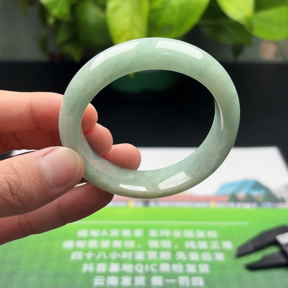 翡翠未镶嵌手镯55 x3 16
