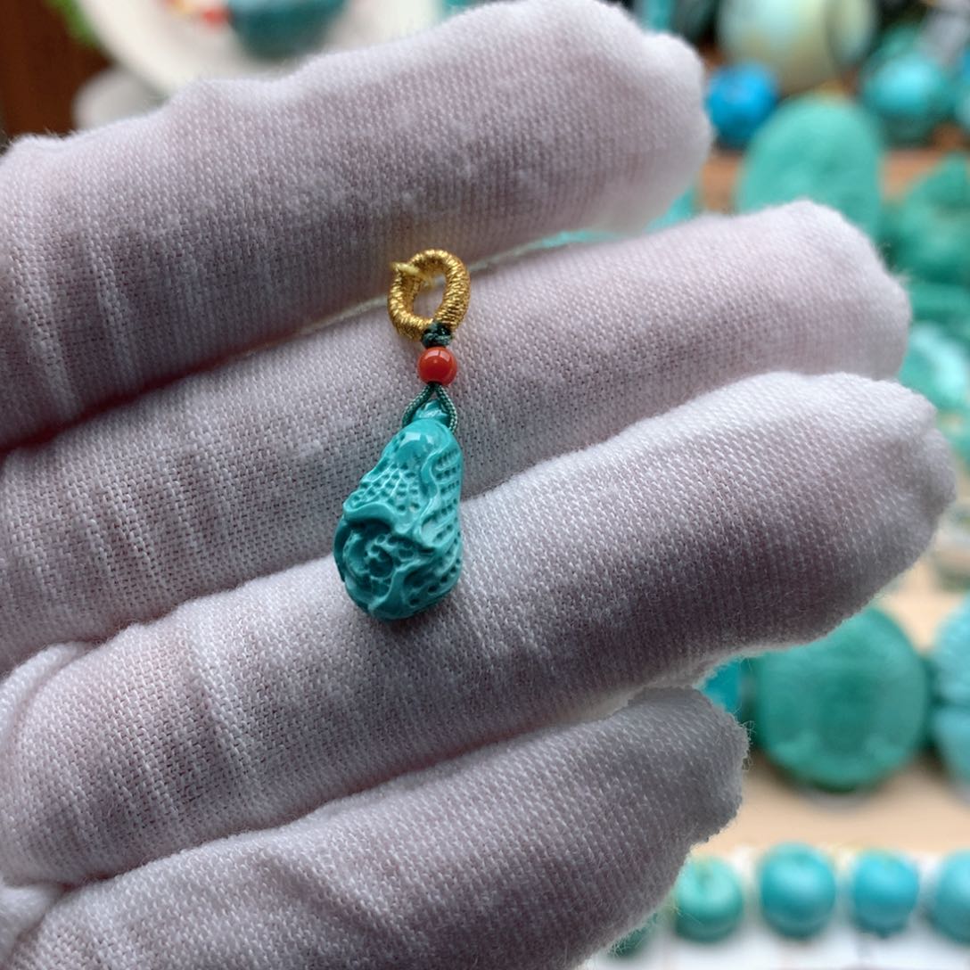 绿松石颈饰未镶嵌