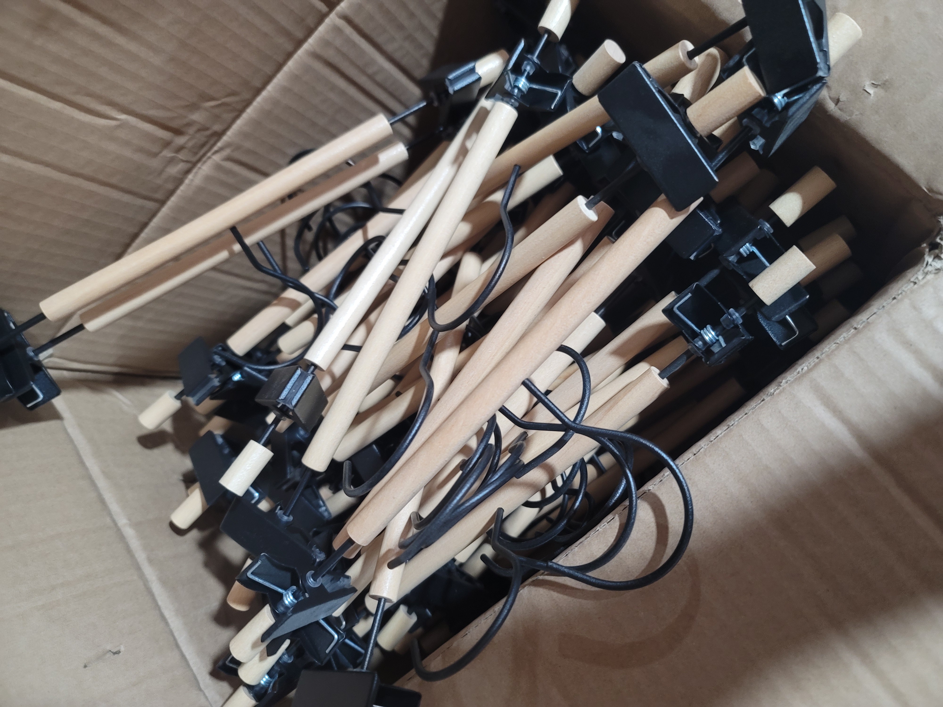 尾号无标卡纸裤夹子干湿两用裤夹群架