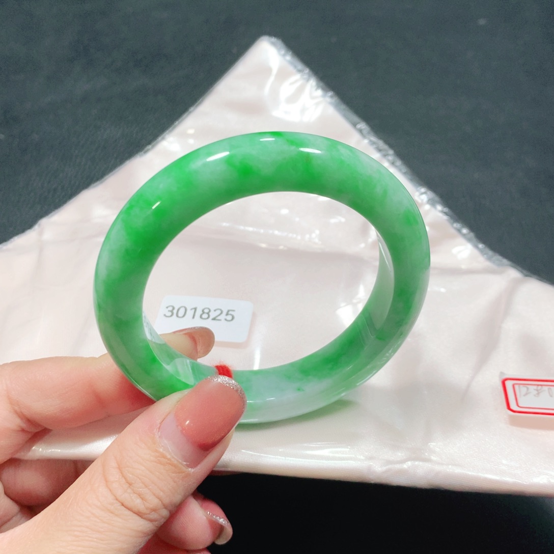 翡翠未镶嵌手镯03