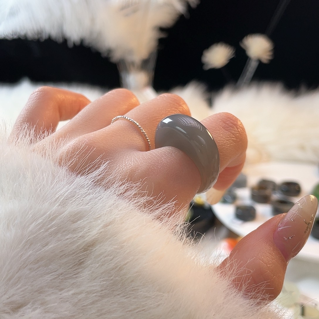 菡***蕖和田玉未镶嵌戒指k127 烟灰馒头17.9mm