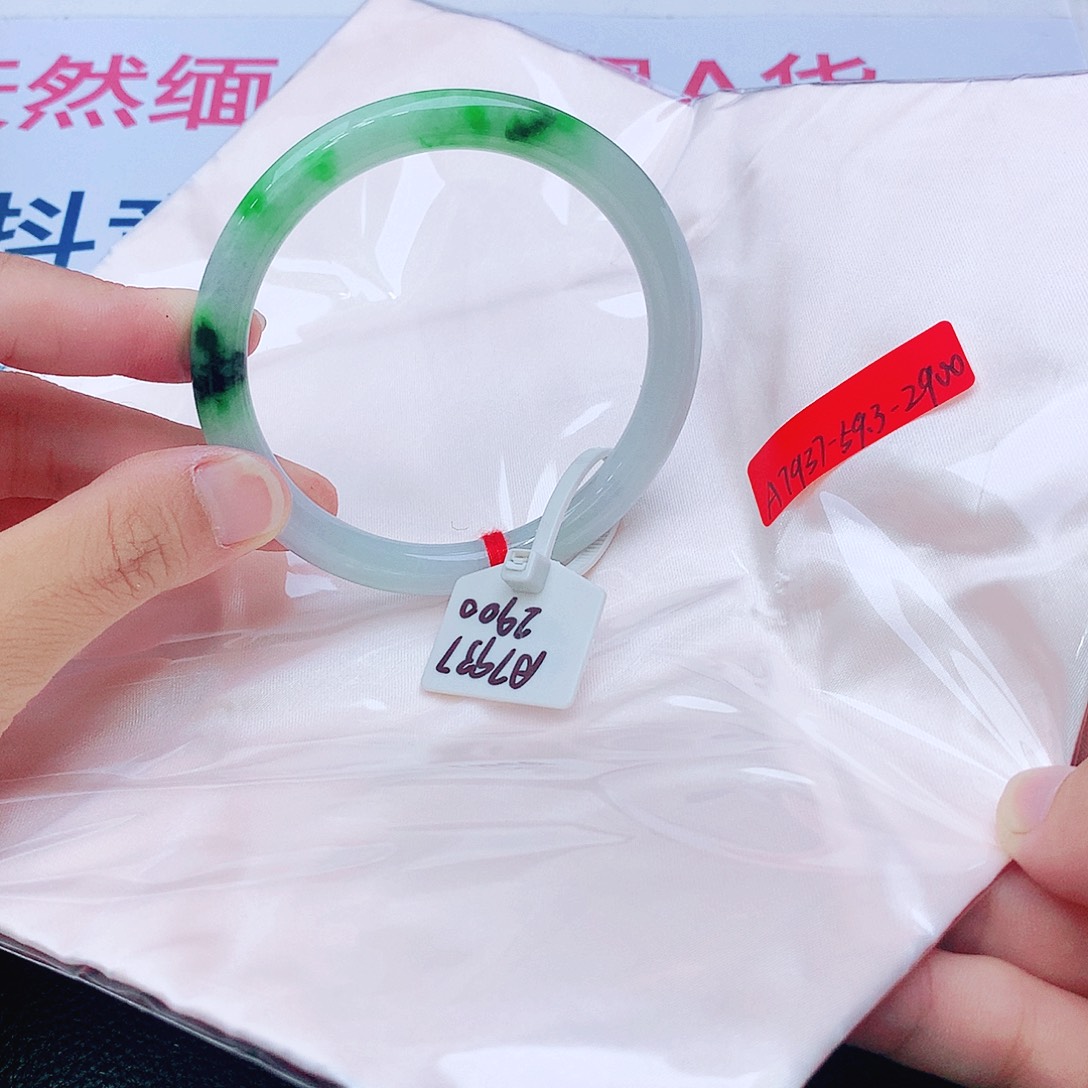 翡翠未镶嵌手镯我