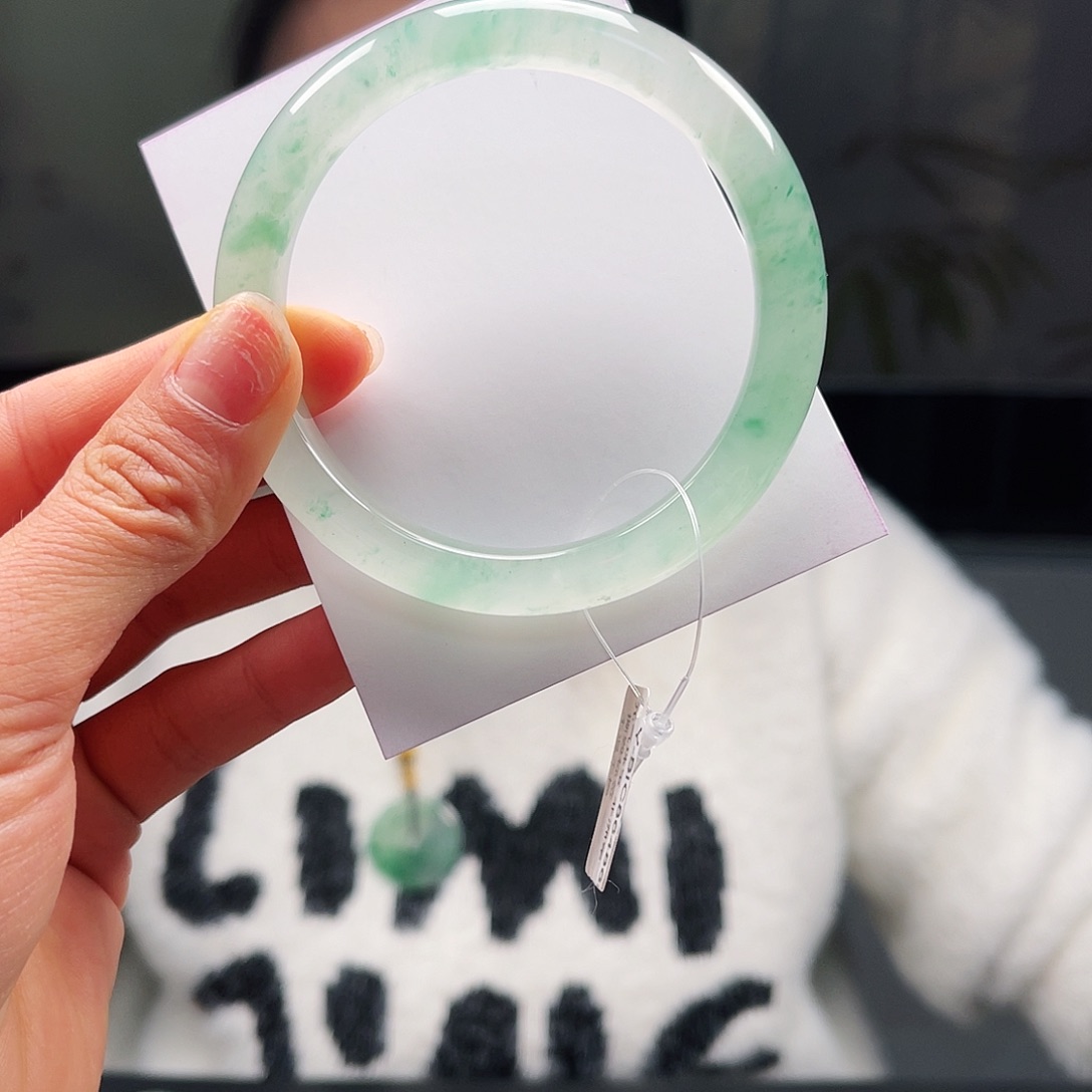 石英质玉手镯未镶嵌v****?58-59