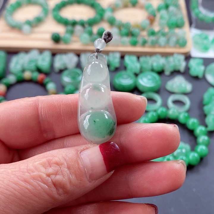 石英质玉吊坠(不含链)未镶嵌