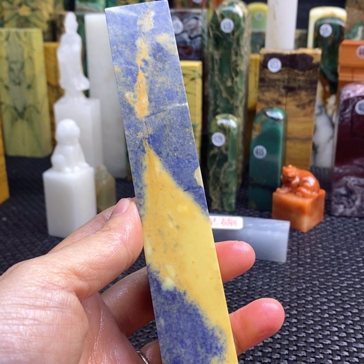 四川石大*哥青田石印章石