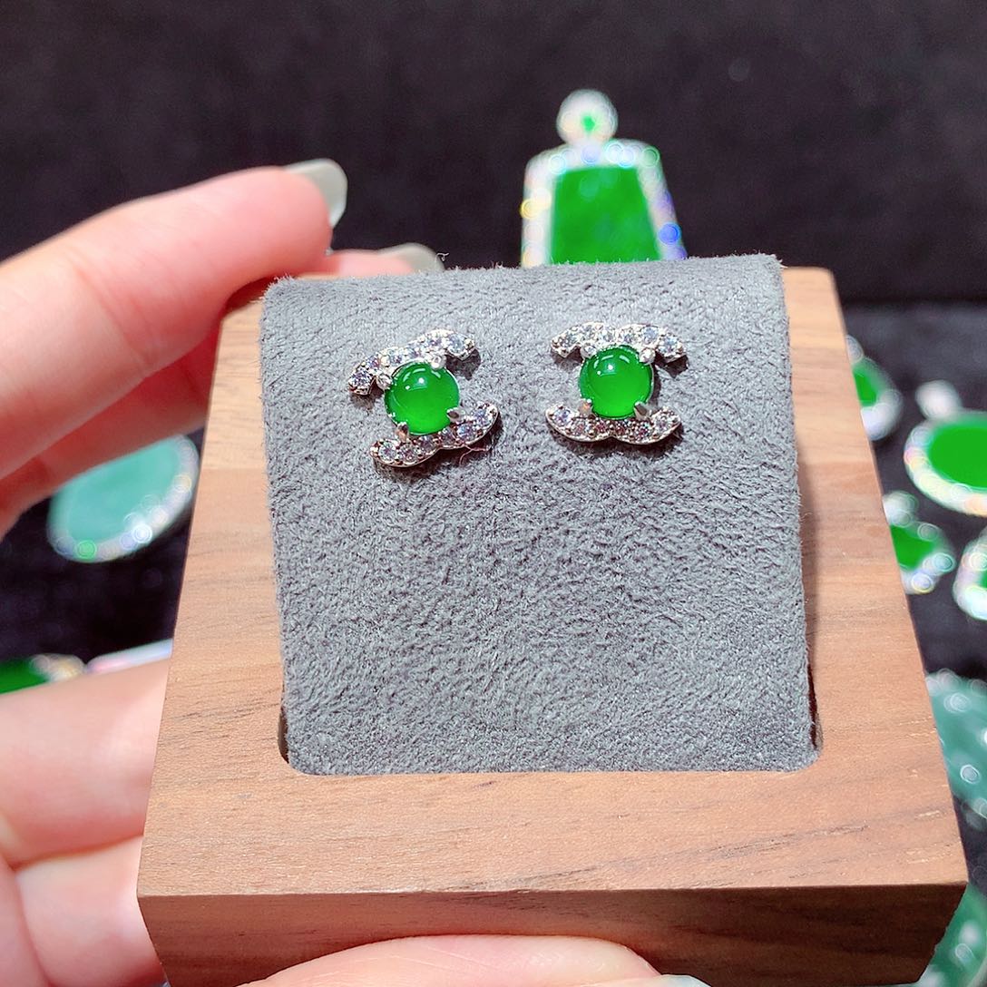 【闪购商品】翡翠吊坠(不含链)未镶嵌