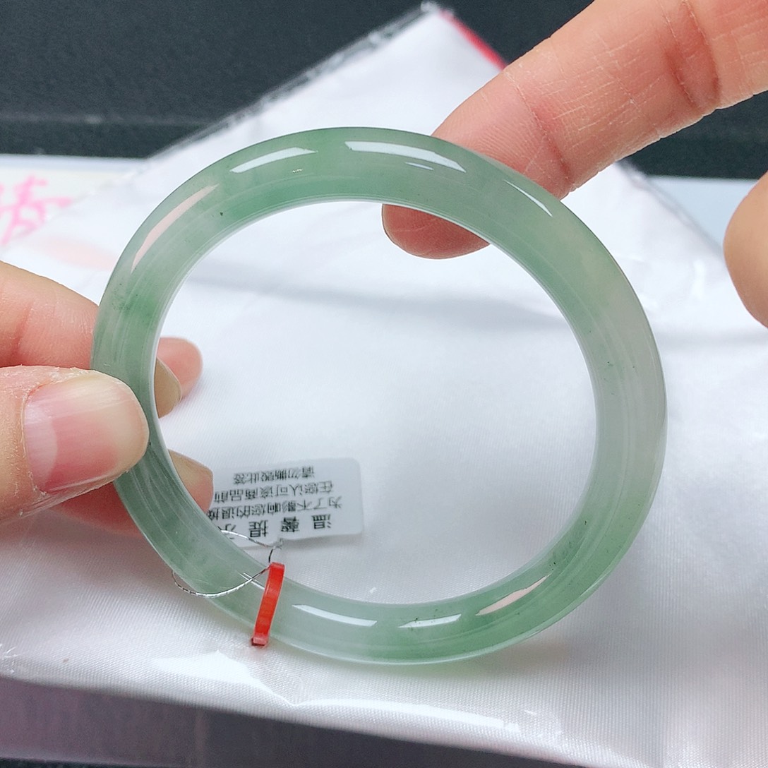 翡翠手镯未镶嵌 547圈