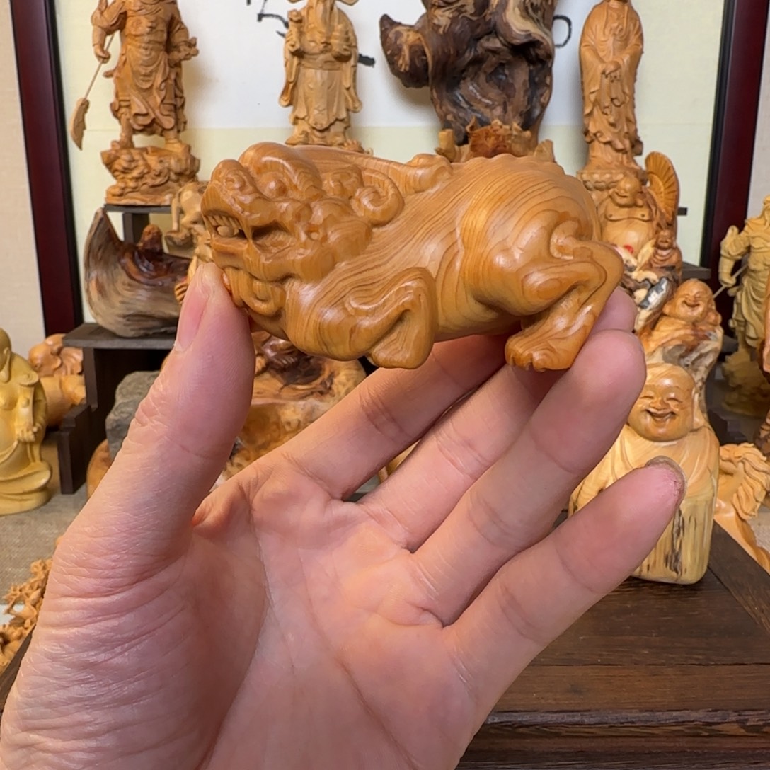 崖柏小木匠艺雕一物一拍