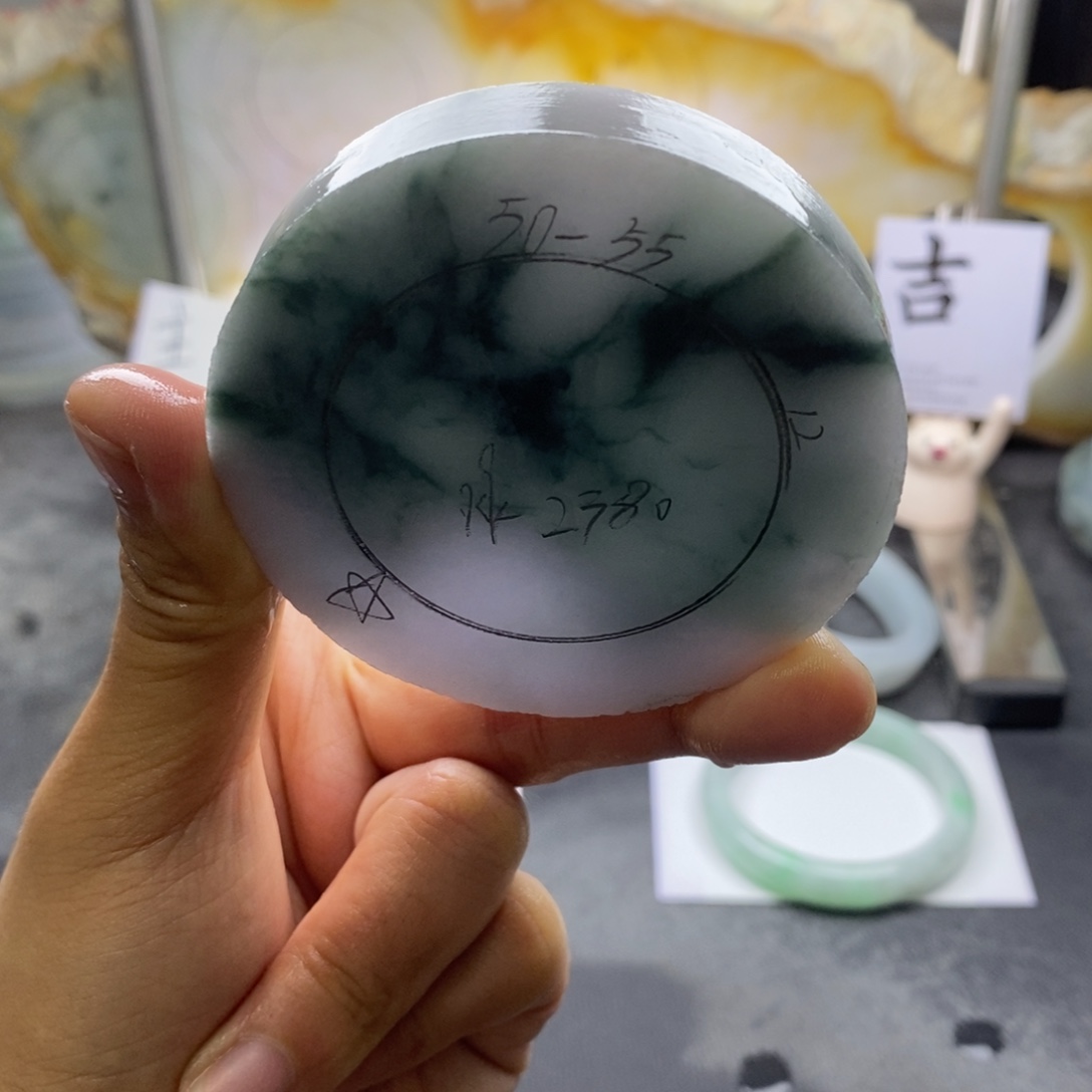 定制翡翠未镶嵌翡翠手镯