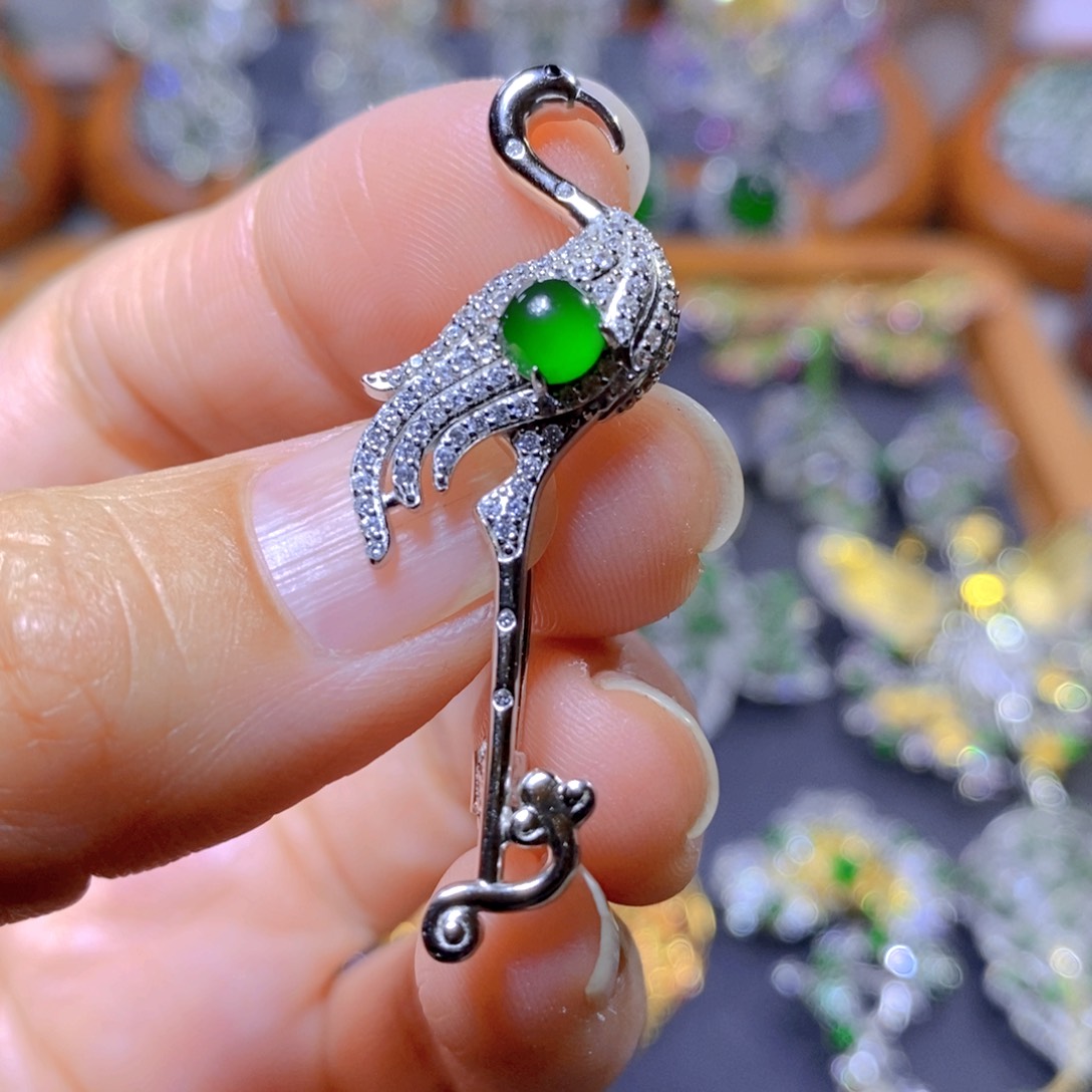 翡翠颈饰银S925镶嵌天然翡翠