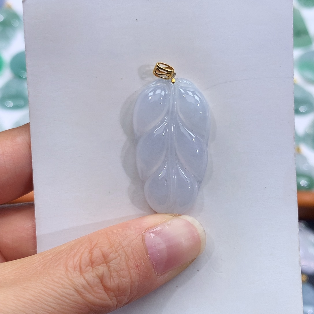 翡翠18K金镶嵌颈饰翡翠吊坠