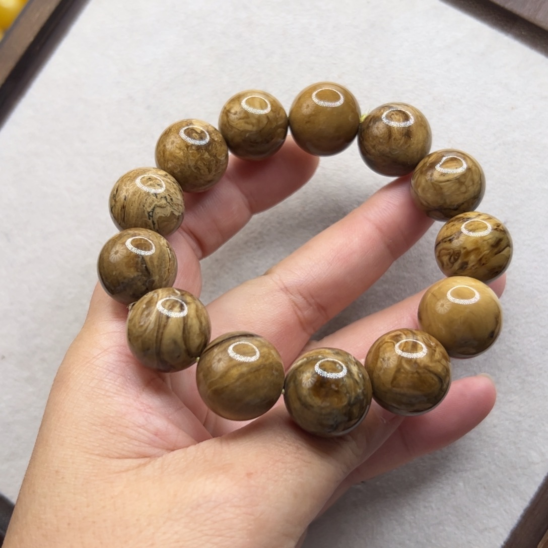 琥珀未镶嵌珠宝奇石17