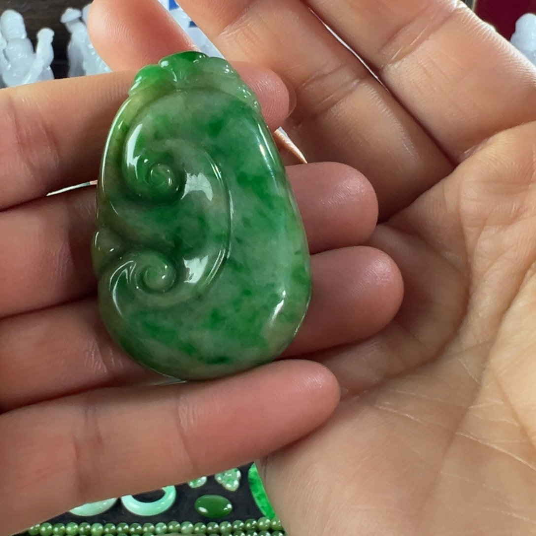 翡翠未镶嵌颈饰天然翡翠挂件