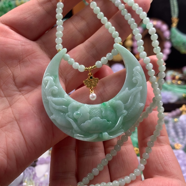 翡翠未镶嵌颈饰吊坠