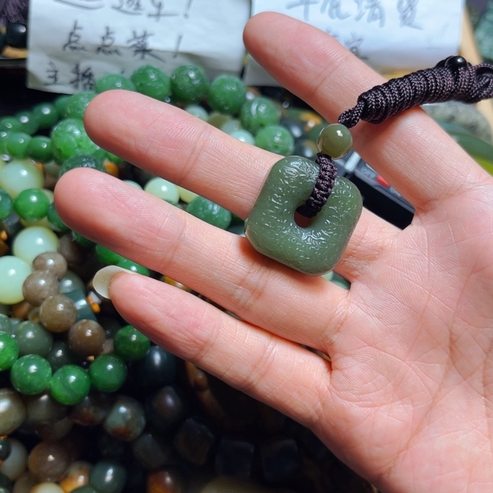 岫岩河磨玉（透闪石质玉）手链未镶嵌