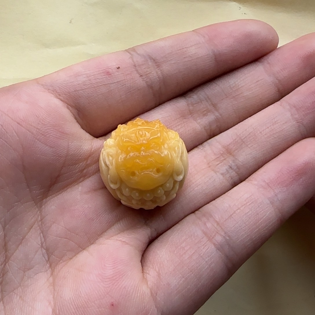 石英质玉颈饰未镶嵌志****欣