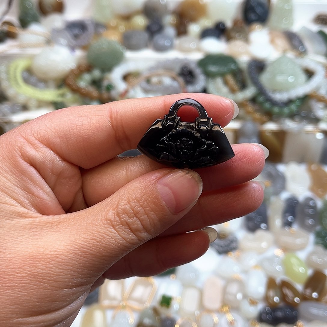 和田玉吊坠(赠链)未镶嵌