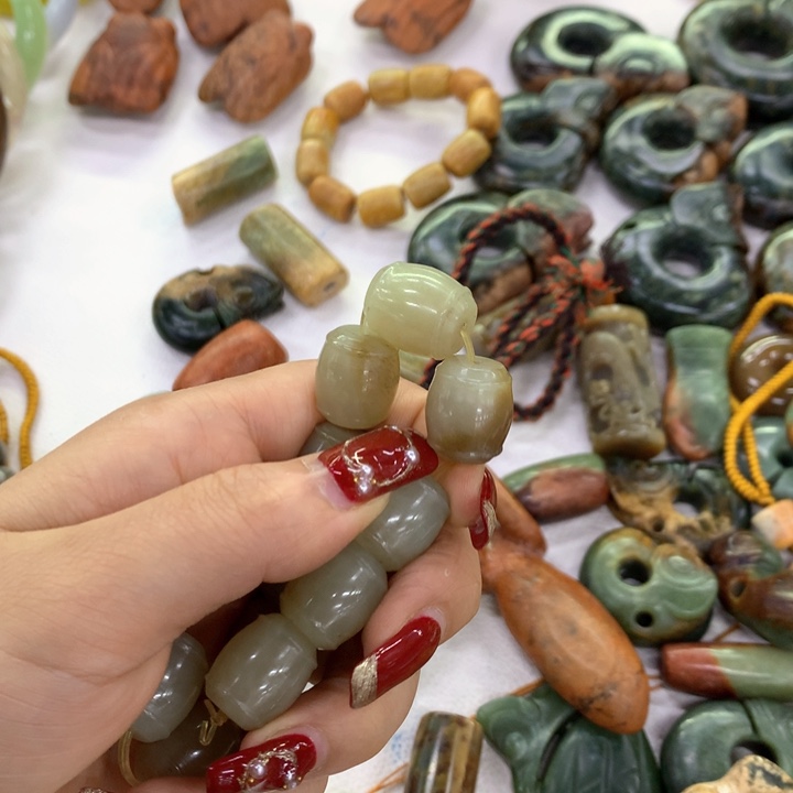 透闪石质玉手链未镶嵌