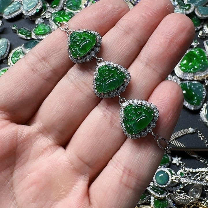 翡翠颈饰未镶嵌天然A货翡翠放漏